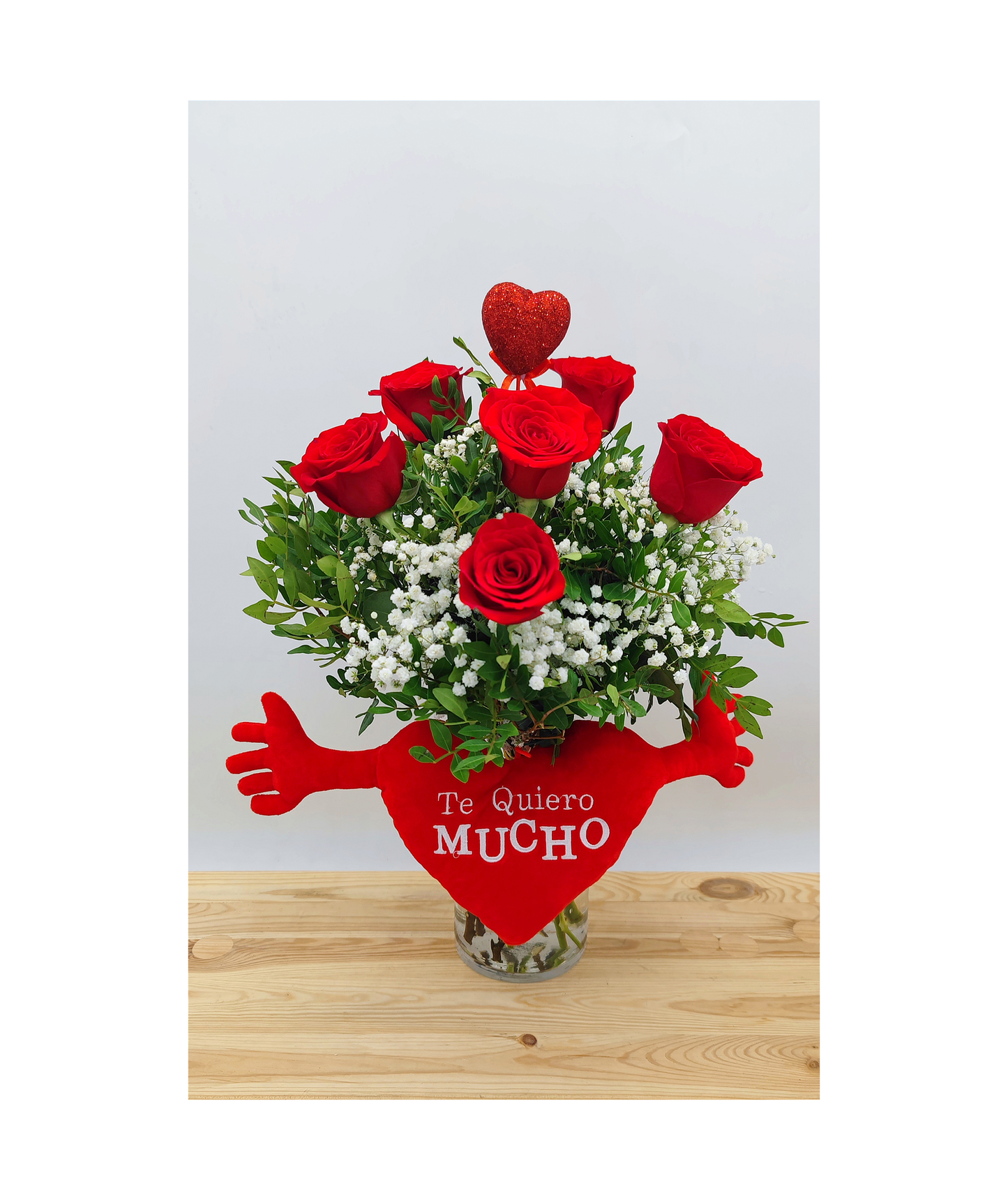 6 rosas rojas con Peluche